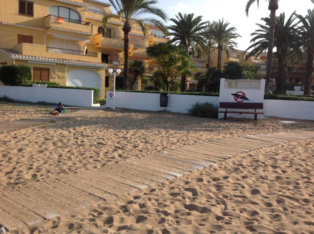 Urbanizacion primera línea de playa Denia Exterior foto