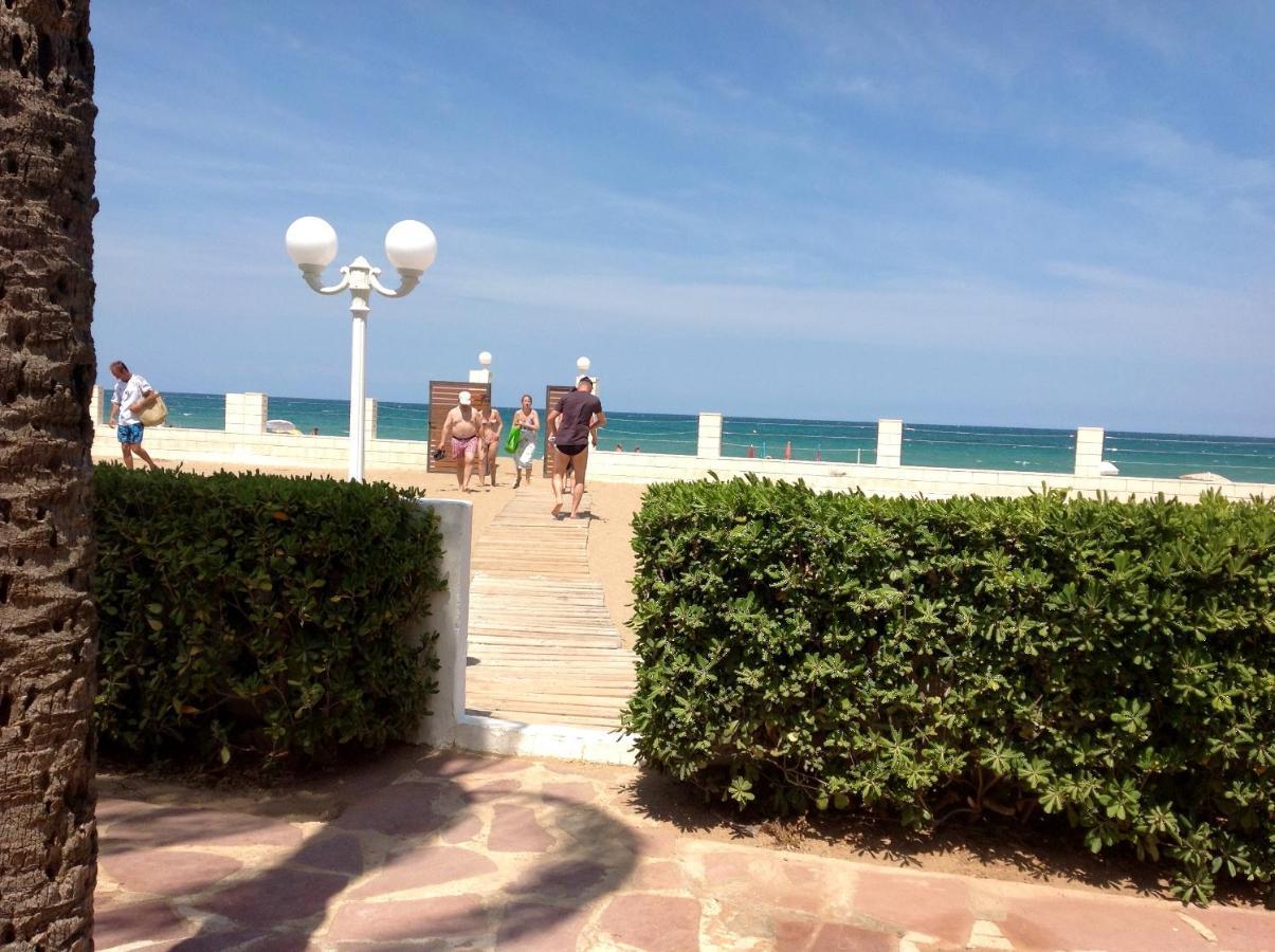 Urbanizacion primera línea de playa Denia Exterior foto